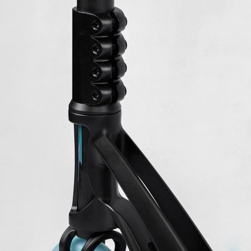 Самокат трюковий Best Scooter FEAR SCS система пеги алюмінієвий диск та дека колеса PU 100 кг Black and blue (112900) Самокат трюковий Best Scooter FEAR SCS система пеги алюмінієвий диск та дека колеса PU 100 кг Black and blue (112900)