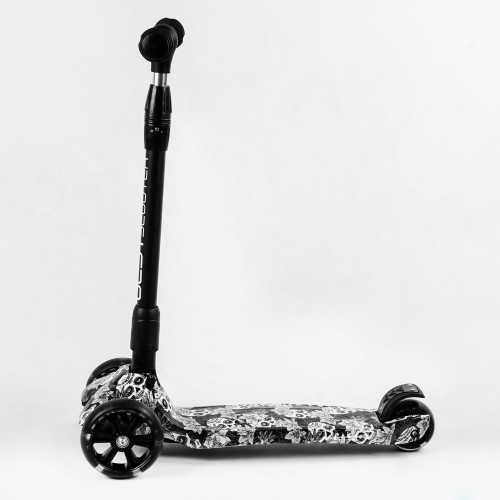 Самокат триколісний Best Scooter MAXI складаний колеса PU зі світлом Skulls and flowers 60 кг Різнокольоровий (105402)