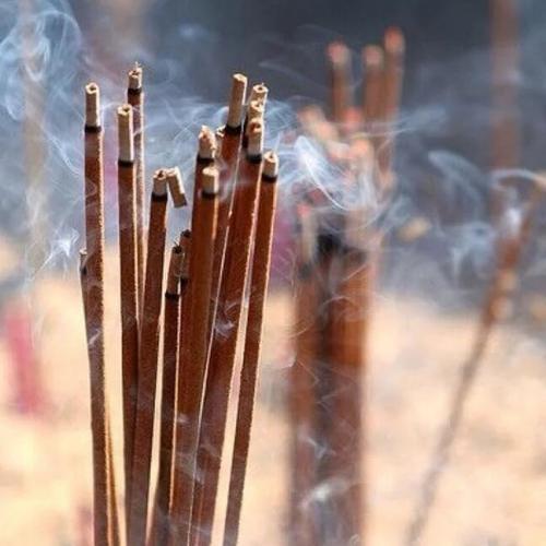 Пахощі Тибетські Himalayan Incense Гуру Рінпоче 20,3х4х4 см Червоний (26726) в інтернет супермаркеті PbayMarket!