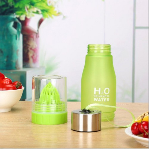 Спортивна пляшка-соковитискач H2O Water bottle Green 500 мл Зелений