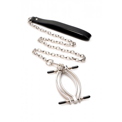 Затискач для статевих губ з повідцем Master Series Pussy Tugger Adjustable Vagina Clamp with Chain в інтернет супермаркеті PbayMarket!