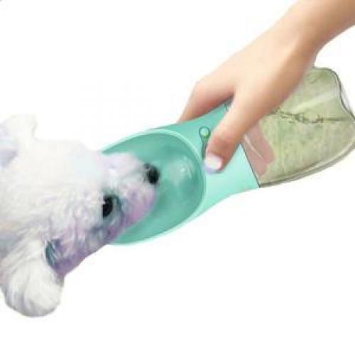 Портативна напувалка SUNROZ Dog Bottle для собак 350 мл Блакитна (SUN0860) Портативна напувалка SUNROZ Dog Bottle для собак 350 мл Блакитна (SUN0860)
