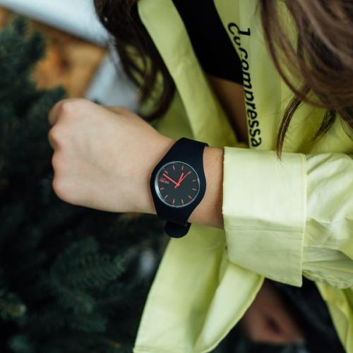 Наручний годинник жіночий Skmei Rubber Black 9068 Чорний (366) Наручний годинник жіночий Skmei Rubber Black 9068 Чорний (366)