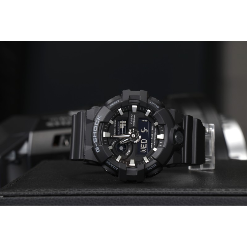 Наручний годинник Casio G-SHOCK GA-700-1BER