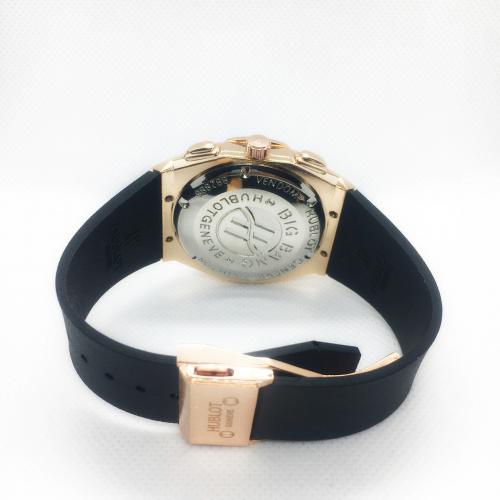Наручний годинник чоловічий Clockhouse Hublot Золотистий (IBW265Y)