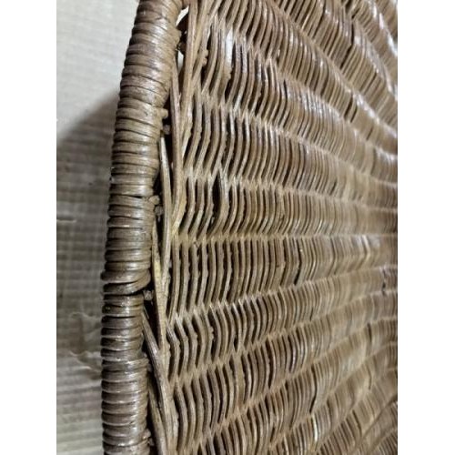 Плетене крісло Нікі Нуово з натурального ротангу на металевій основі коричневого кольору CRUZO ok48211 Плетене крісло Нікі Нуово з натурального ротангу на металевій основі коричневого кольору CRUZO ok48211