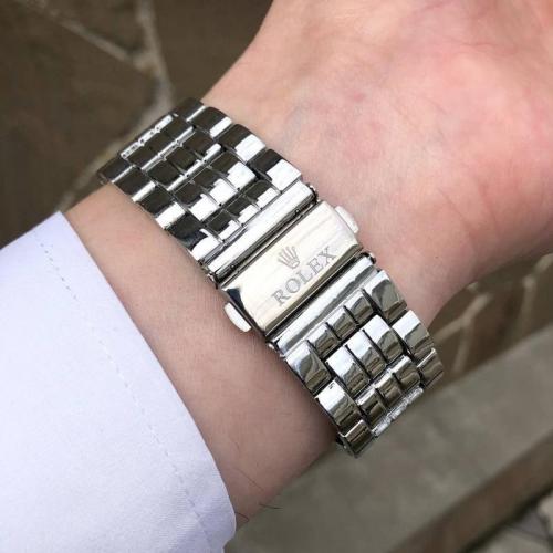 Наручний годинник чоловічий Clockhouse Rolex Сріблястий (IBW920SB) Наручний годинник чоловічий Clockhouse Rolex Сріблястий (IBW920SB)