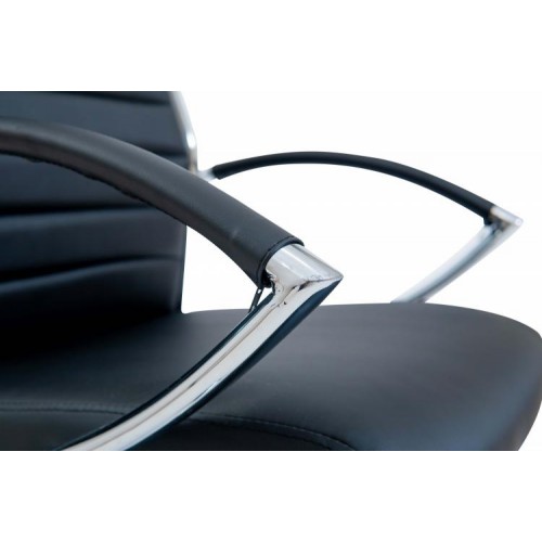 Офісне крісло керівника Richman Малібу Хром М1 Tilt Чорне Офісне крісло керівника Richman Малібу Хром М1 Tilt Чорне