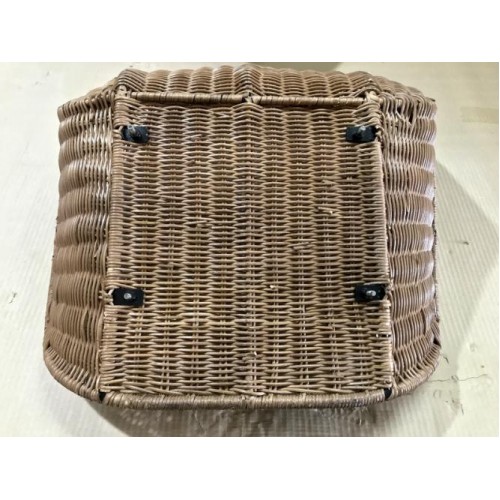 Плетене крісло Нікі Нуово з натурального ротангу на металевій основі коричневого кольору CRUZO ok48211 Плетене крісло Нікі Нуово з натурального ротангу на металевій основі коричневого кольору CRUZO ok48211