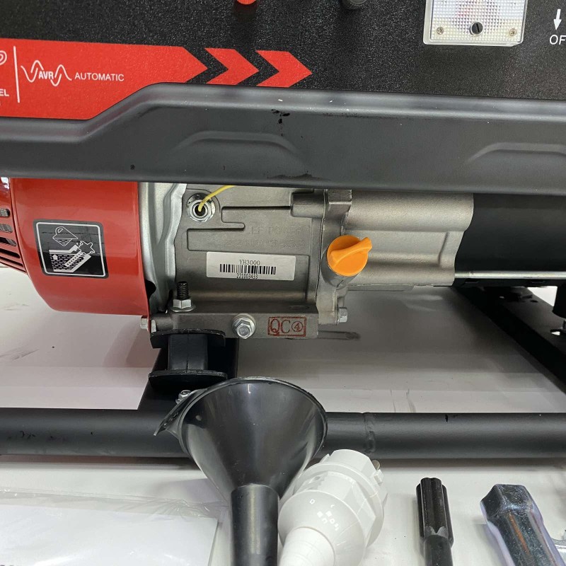 Генератор 2,5-2,8 кВт з мідною обмоткою + AVR (стабілізатор напруги) сертифікований двигун Mast Group YH3000