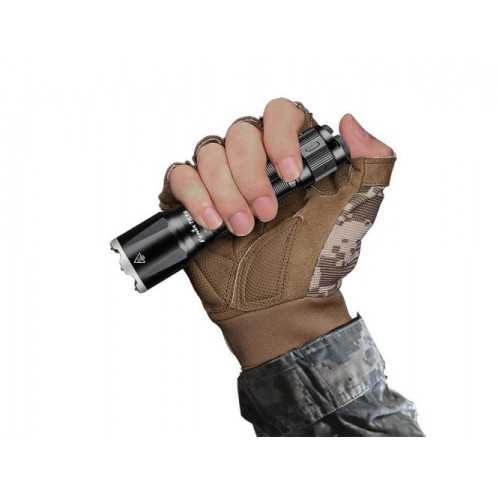 Ручний тактичний ліхтарик Fenix TK16 V2.0 3100лм Type-C Чорний Ручний тактичний ліхтарик Fenix TK16 V2.0 3100лм Type-C Чорний