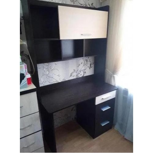 Комп'ютерний стіл Еверест Школяр-4 Венге темний + дуб молочний Комп'ютерний стіл Еверест Школяр-4 Венге темний + дуб молочний