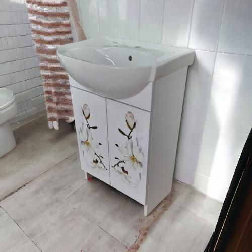 Тумба Mikola-M Магнолія пластикова з умивальником CERSANIT Cersania 50 см