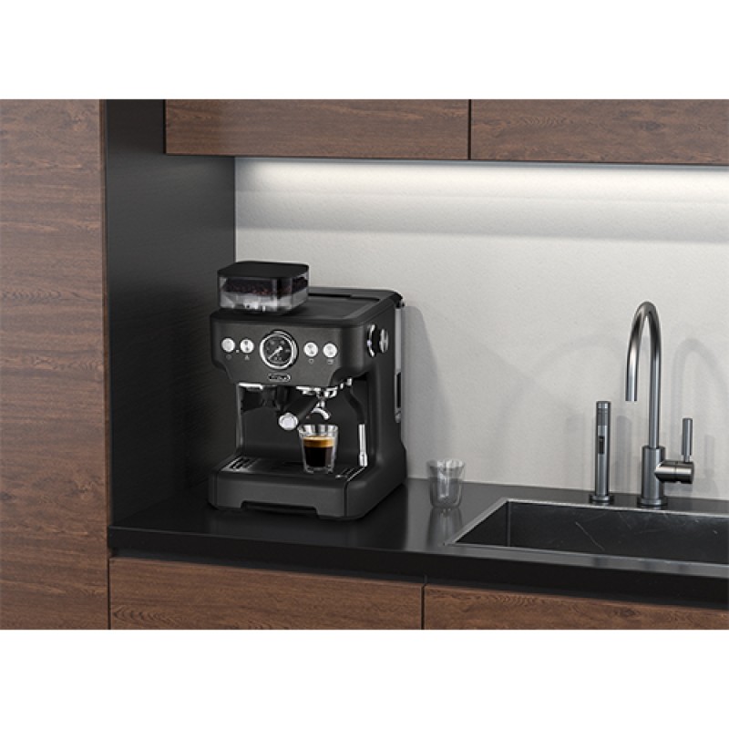 Кавоварка Trisa 6219.4112 Barista Plus антрацит (5653)