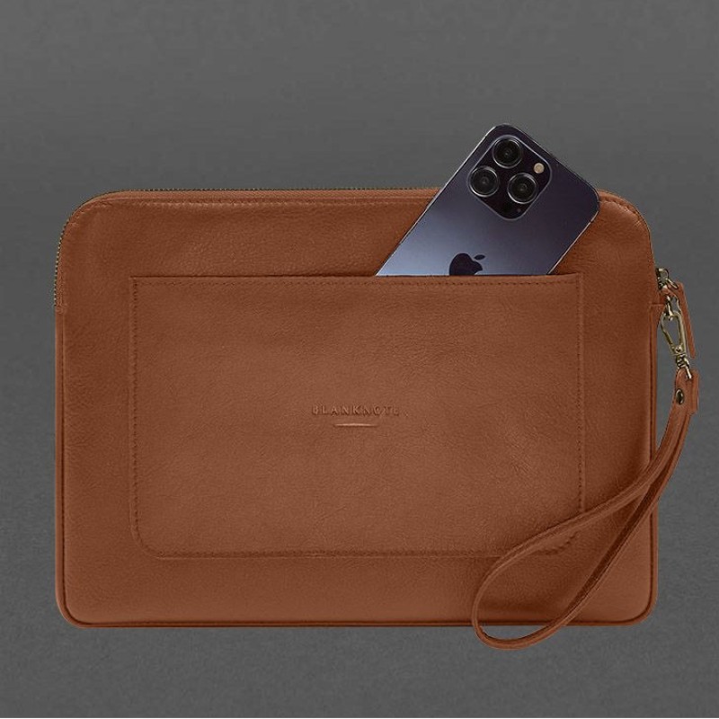 Шкіряний чохол для ноутбука на блискавці з кишенею та хлястиком на руку Світло-коричневий BlankNote