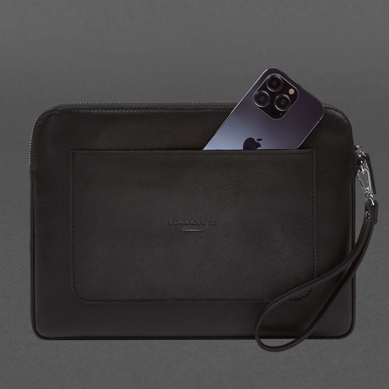 Шкіряний чохол для ноутбука на блискавці з кишенею та хлястиком на руку Чорний BlankNote