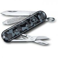 Швейцарський ніж Victorinox Classic Sd 58 мм 7 функцій Синій камуфляж (0.6223.942) Швейцарський ніж Victorinox Classic Sd 58 мм 7 функцій Синій камуфляж (0.6223.942)