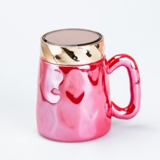 Чашка керамічна TS Kitchen 450 мл у дзеркальній глазурі з кришкою фуксія (HP7195R)