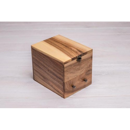 Універсальна коробочка для зберігання наручних годинників ecoWalnut 14.9х18х14.1 см Універсальна коробочка для зберігання наручних годинників ecoWalnut 14.9х18х14.1 см
