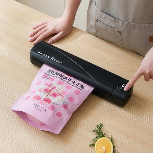 Вакуумний пакувальник Vacuum Sealer + 100 пакетів Чорний (VAKUMA-BLK-1344) Вакуумний пакувальник Vacuum Sealer + 100 пакетів Чорний (VAKUMA-BLK-1344)