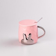 Кружка керамічна Happy Life 300 мл Rabbit з кришкою і ложкою рожевий (HPCYM0877P)