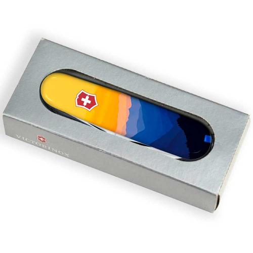 Складаний ніж Victorinox Camper Ukraine 91 мм 14 функцій Гірський пейзаж (1.3613.7_T3190pw) Складаний ніж Victorinox Camper Ukraine 91 мм 14 функцій Гірський пейзаж (1.3613.7_T3190pw)