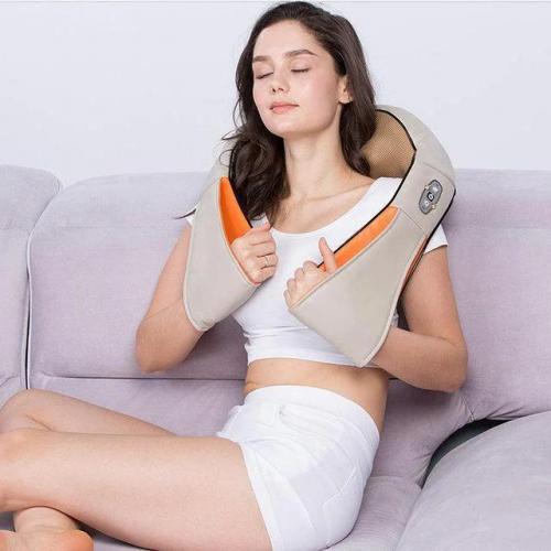 Роликовий масажер Massage Pillow для шиї, плечей та всіх частин тіла Бежевий (101019) в інтернет супермаркеті PbayMarket!