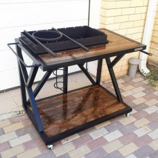 Мангал кований зі столиками та знімною жаровнею на коліщатках GoodsMetall М37